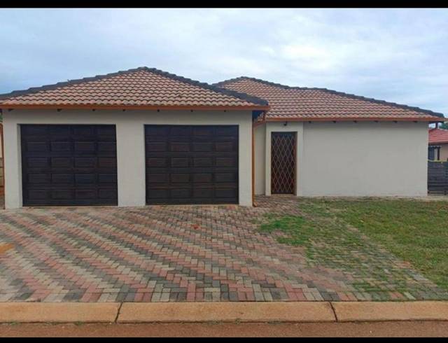 3 BEDROOM HOUSE FOR SALE IN THE ORCHARDS